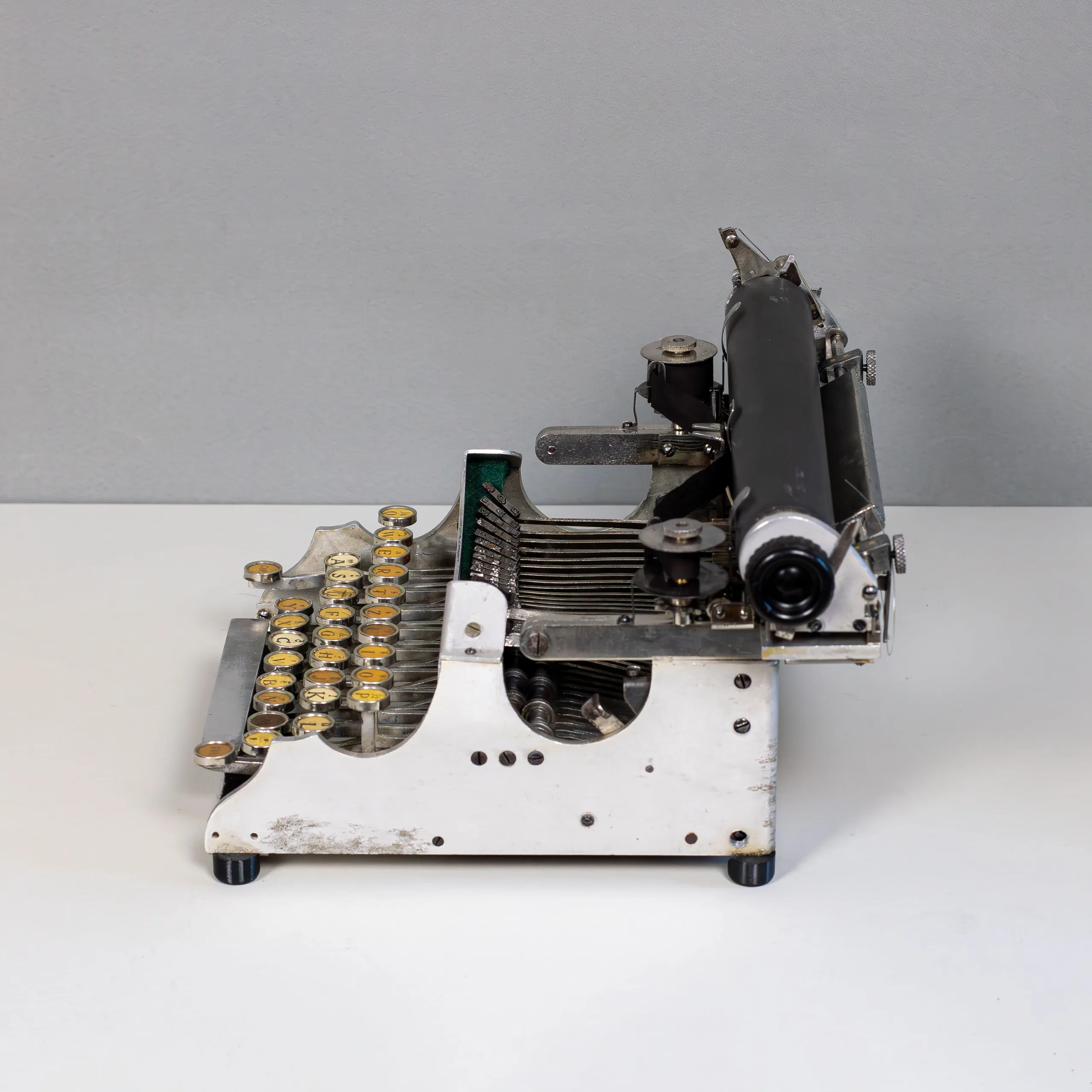 Standard Folding — The Typewriter Museum